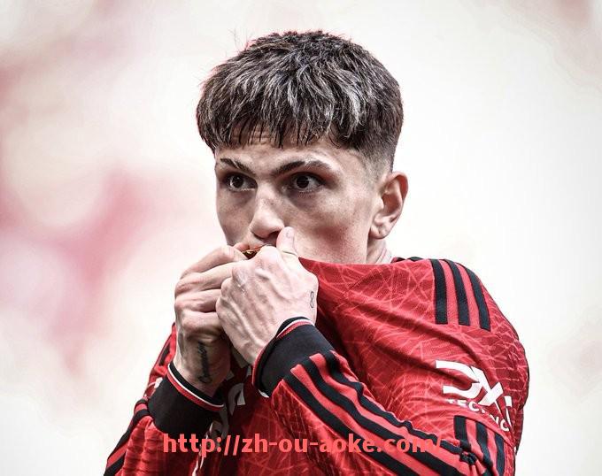 澳客足彩-利物浦英超客场球衣历史与设计变革