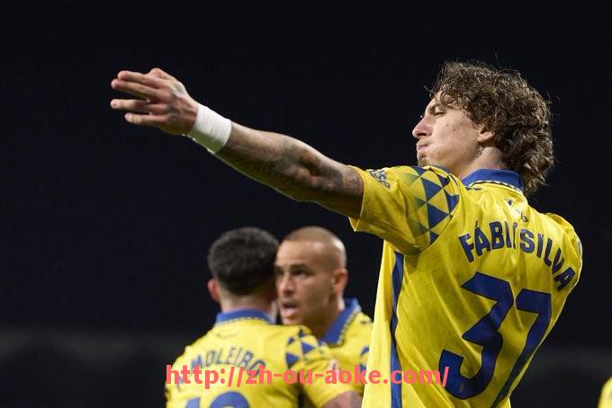 澳客足彩-世俱杯商业合作合同风险识别与管理策略分析